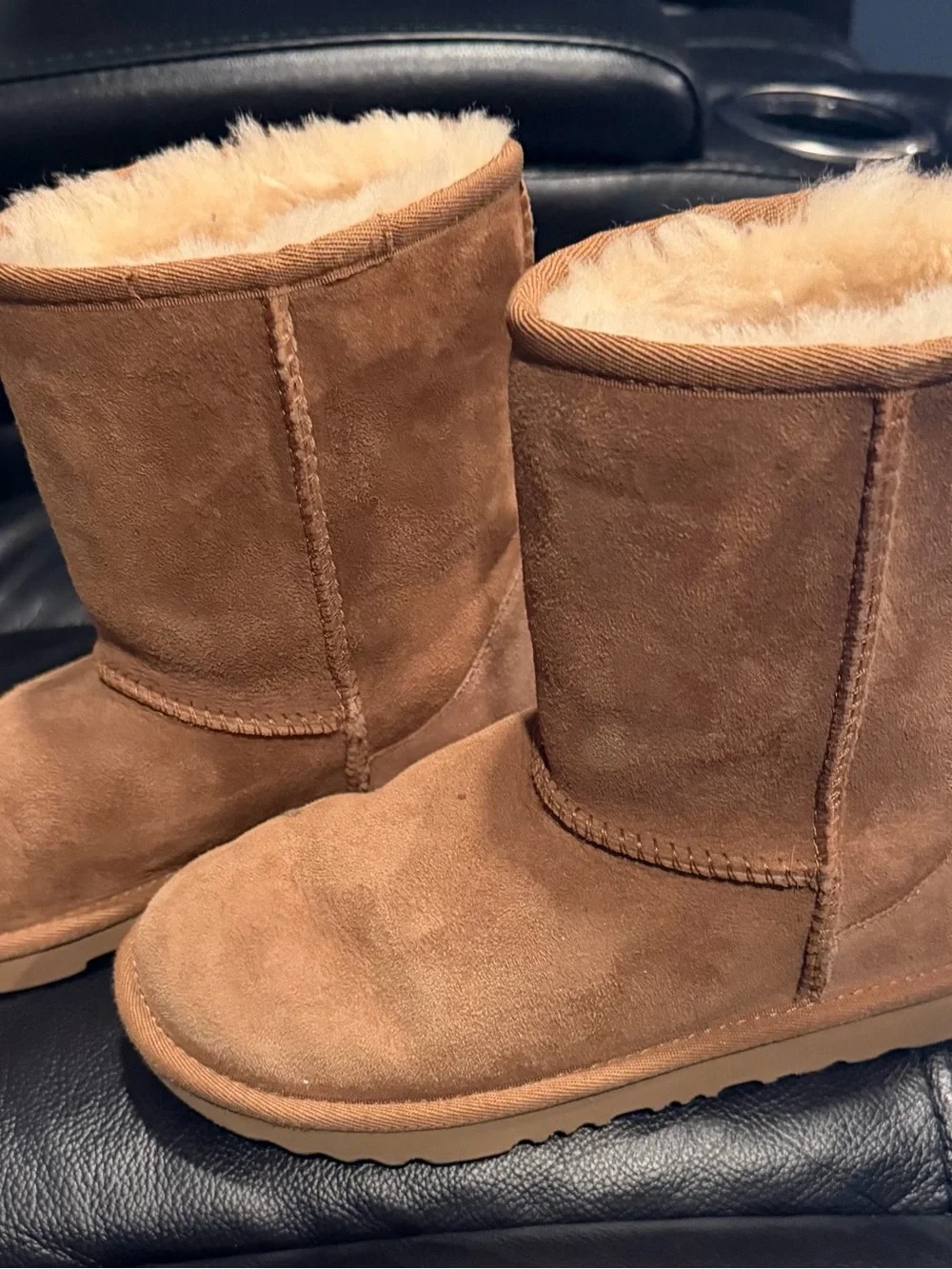 UGG Classic Short Boot in Chestnut - Girls